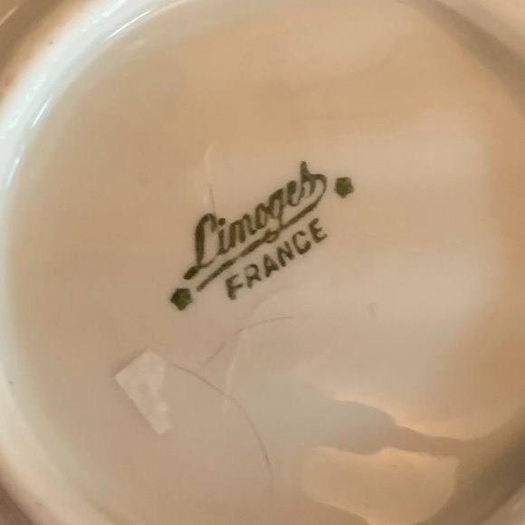 Beautiful shell shaped trinket dish made by Limoges France - Picture 2 of 4